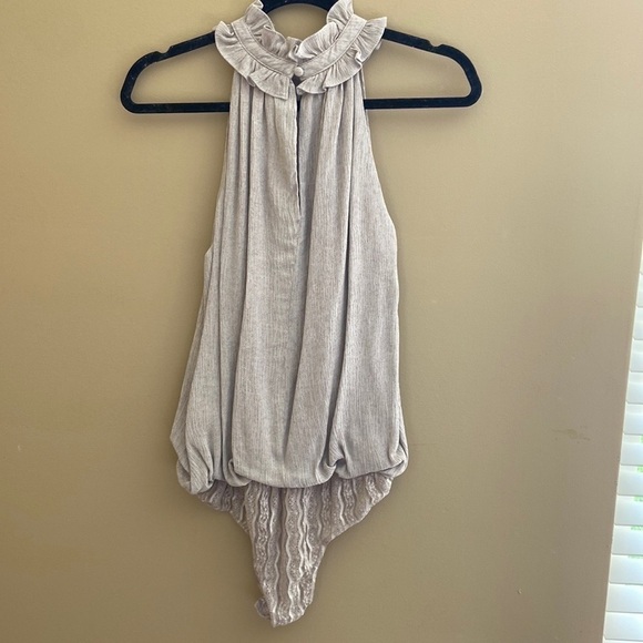 Nwt Beige Lace Bottom Bodysuit - Small - Picture 7 of 10